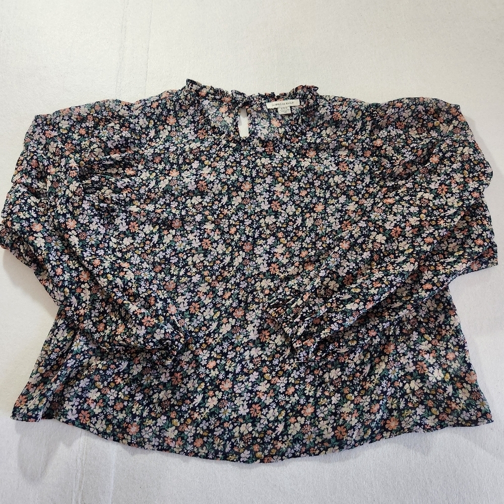 American Eagle Femine Floral Ruffle Neck Blouse in Navy Size Small
